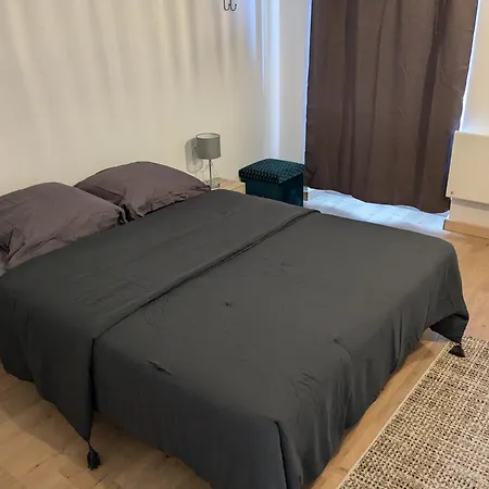 ベッド・アンド・ブレックファスト Chez Cornelia エスタン