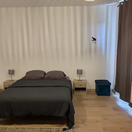 Chez Cornelia Эстен